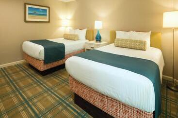 Hotel Club Wyndham Ocean Boulevard