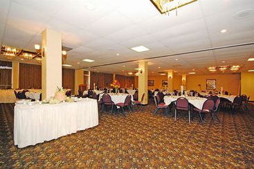 هتل Rodeway Inn & Conference Center