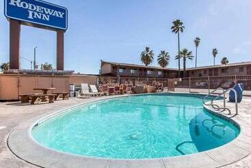 בית מלון כפרי Studio 6 Suites San Bernardino, Ca