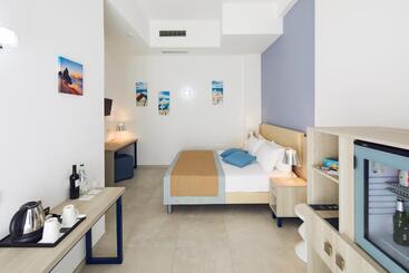Отель Tui Blue Tropea