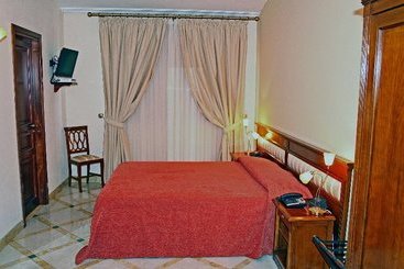 호텔 Ypsigro Palace