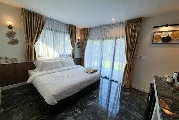 Hotel Bannjamjuree Resort Sattahip