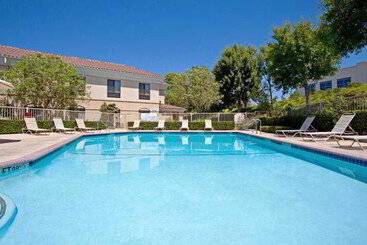 בית מלון כפרי Best Western Valencia/six Flags Inn & Suites