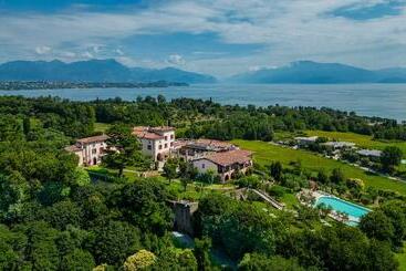 ホテル Castello Belvedere Apartments