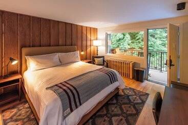 호텔 Historic Rocky Waters Inn, A Small Luxury