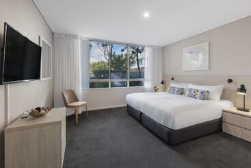 فندق Oaks Nelson Bay Lure Suites