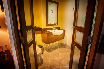 هتل Tango Beach Resort