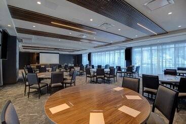 فندق Hampton Inn By Hilton Montreal Downtown