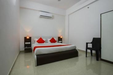 호텔 Oyo 62422  Kriti Palace