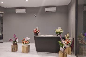 Отель Pantes Simpang Lima Semarang