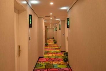 호텔 Shell Ganzhou Longnan District Longxiang International