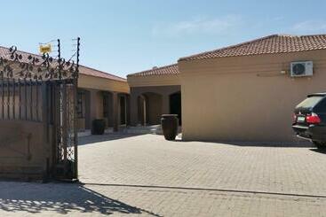 تختخواب و صبحانه Kimberley Boutique Guest Lodge