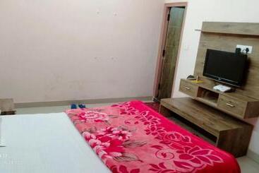 Отель The Diamond Ring