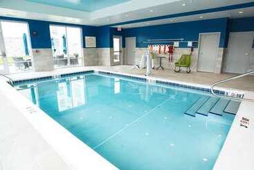 Отель Hampton Inn & Suites St. Clairsville