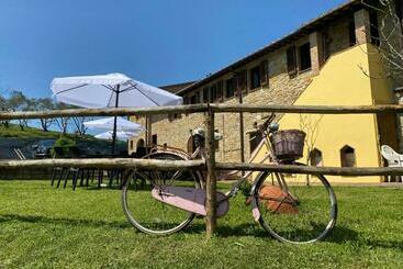 هتل Masso Alle Rose Di Santarsiero Serena