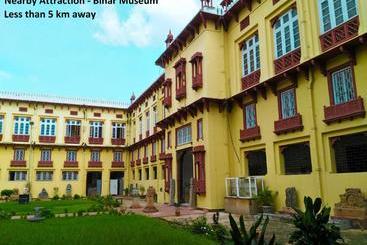 Hotel Oyo 79008 Qualytics Inn