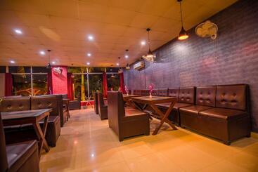 בית מלון כפרי Sukhdeo Palace