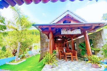 هتل The Hill Villas