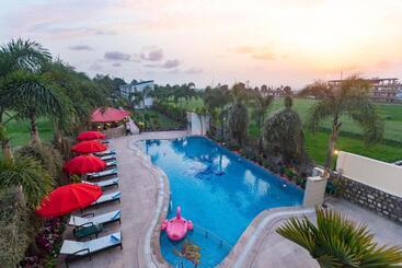 فندق The Neeraj River Forest Resort Ayurvedic Wellness Center