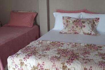 ペンション Pousada Recantoceccataratas