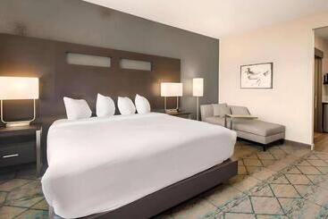 فندق Comfort Inn & Suites