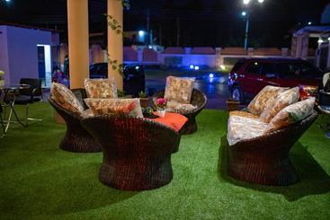 هتل Brynx Haven   Cape Coast