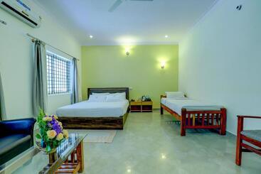 酒店 Ezzenza Royal Garden Brindavan Resort