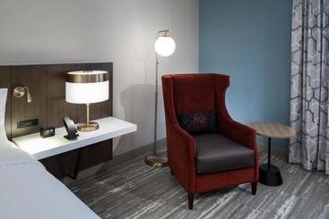 هتل Hilton Garden Inn Madison Downtown