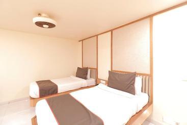 호텔 Oyo 78661 Collection O Ashram Road