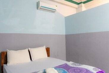 Viet Hung Hotel By Zuzu