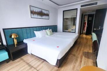 Cordial Grand Hotel My Khe Beach