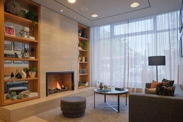 Adina Apartment Hotel Berlin Checkpoint Charlie