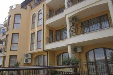 Aqua Dreams Studio Apartment