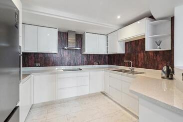 住宿加早餐  Marine House