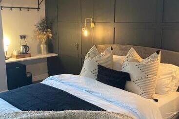 בית מלון כפרי Abbey Court Guest House