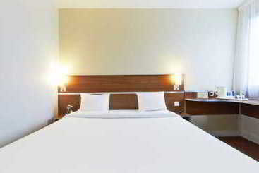 Отель Kyriad Paris Sud Arcueil Cachan