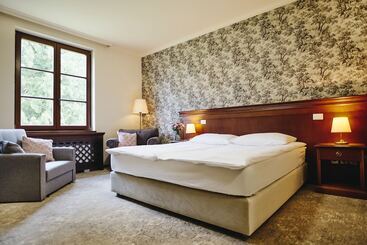 هتل Mokrice Castle Estate