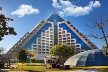 هتل Raffles Dubai
