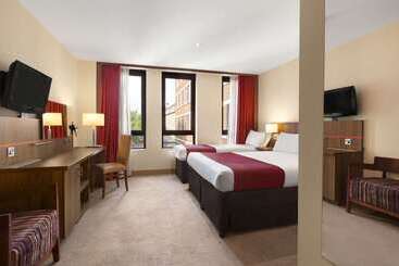 فندق Ramada By Wyndham Hounslow  Heathrow East