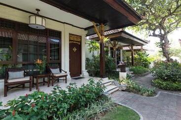 فندق Ramayana Candidasa Beach Resort