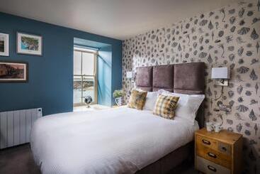 בית מלון כפרי The Ship Inn