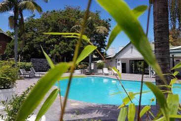 ホテル Tsitsikamma Village Inn