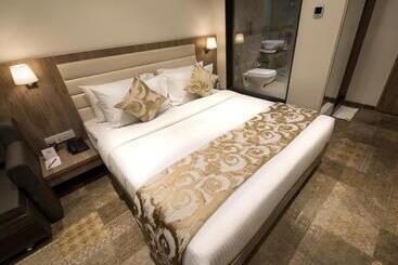 Hotel Enrise By Sayaji Ahmednagar