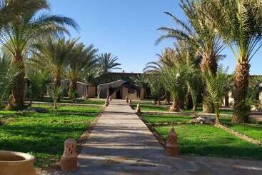 فندق Serdrar Camp