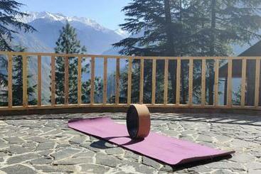 منتجع Kudrat A Boutique Homestay Tirthan Valley