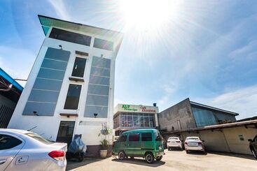 בית מלון כפרי Alt Complex By Oyo Rooms