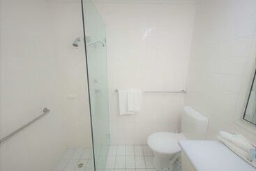 Surestay Hotel By Best Western The Clarence On Melville