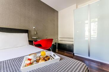 Отель Exe Ramblas Boqueria