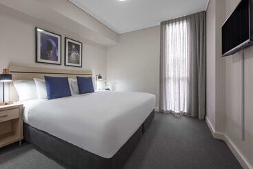 هتل Oaks Brisbane Festival Suites