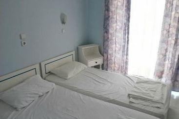 Pefkos Garden Hotel-Bungalows